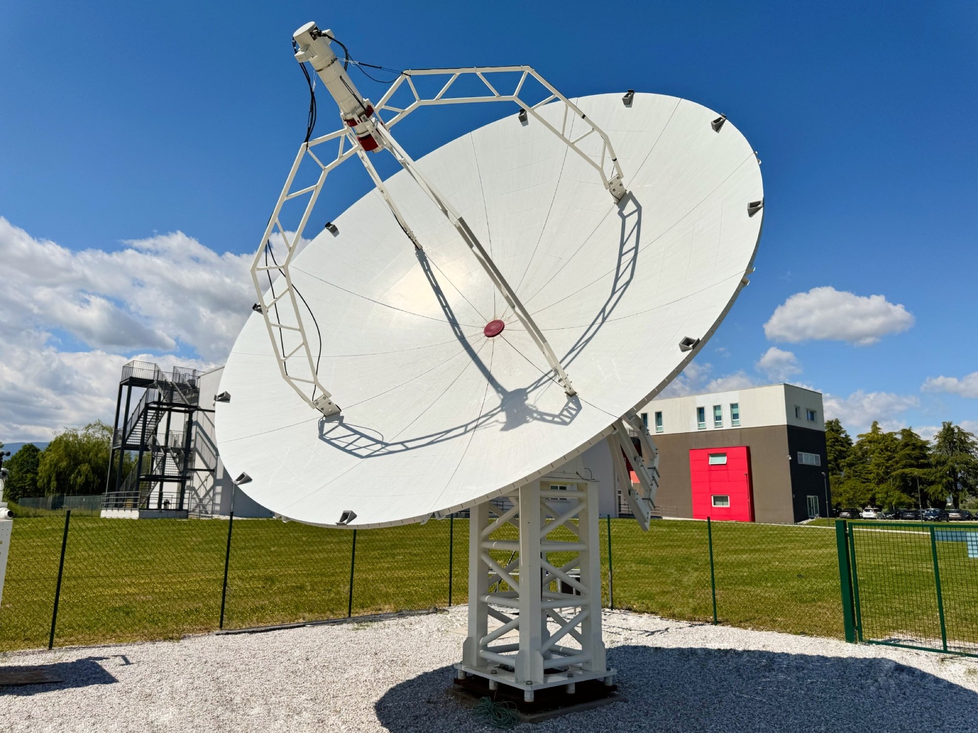 Questa è l'antenna che ha seguito Artemis II. INTREPID 500-20, installata al nostro PL Space Center di Pordenone, ha seg