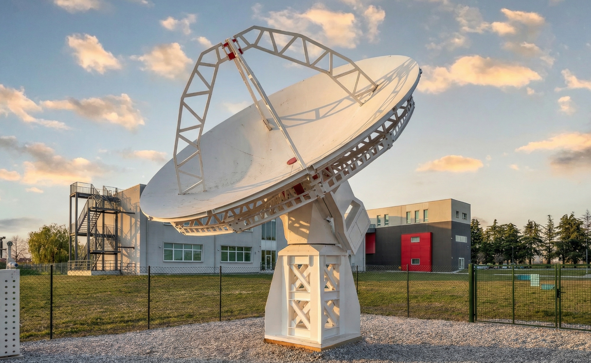 INTREPID 500-20 5.0m ground station antenna system for S/X/Ku/Ka-band